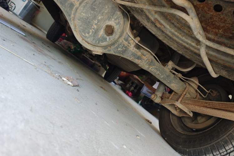 Used Wuling Zhiguang 2013 1.0L Practical Version Chassis Rear