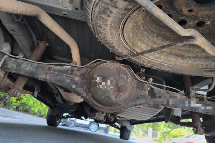 Used Wuling Zhiguang 2013 1.0L Practical Version Chassis Rear