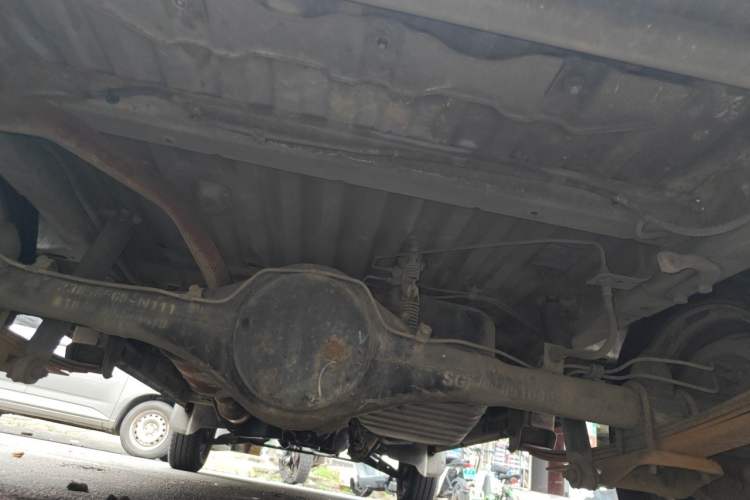 Used Wuling Zhiguang 2013 1.0L Practical Version Chassis Rear