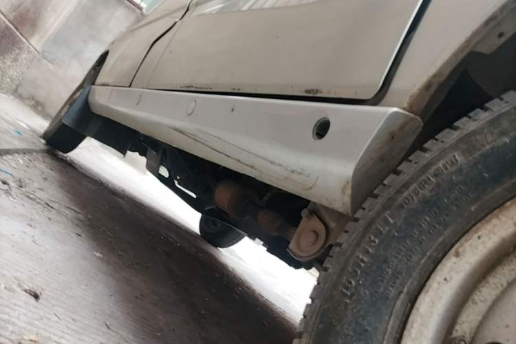 Used Wuling Zhiguang 2013 1.0L Practical Version Chassis Rear Left