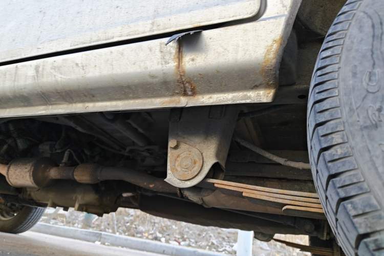 Used Wuling Zhiguang 2013 1.0L Practical Version Chassis Rear Left