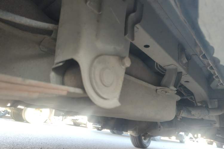 Used Wuling Zhiguang 2013 1.0L Practical Version Chassis Rear Right