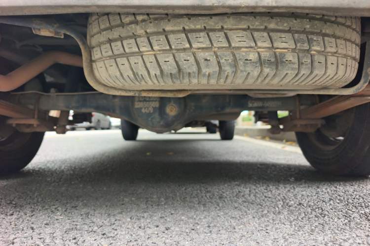 Used Wuling Zhiguang 2013 1.0L Practical Version Chassis Rear