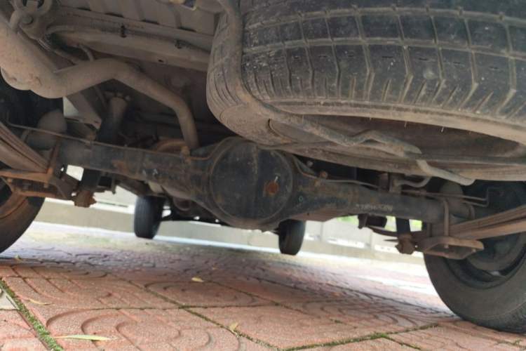Used Wuling Zhiguang 2013 1.0L Practical Version Chassis Rear