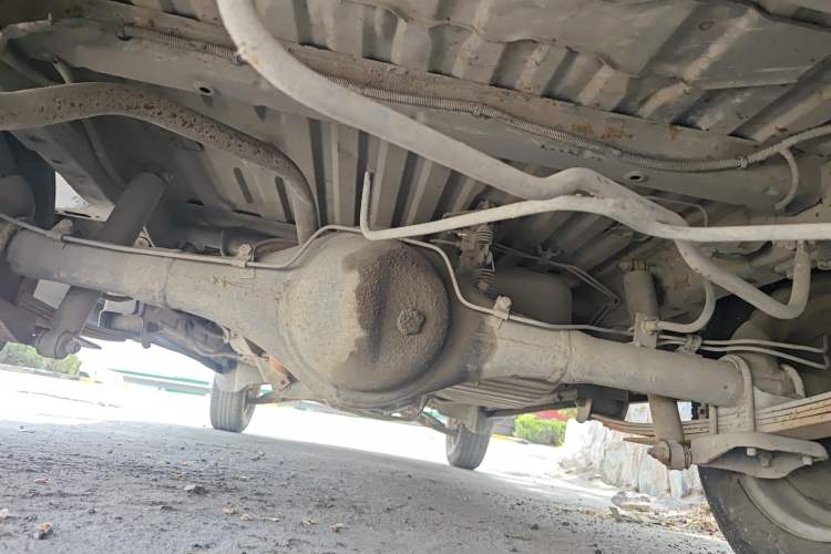 Used Wuling Zhiguang 2013 1.0L Practical Version Chassis Rear