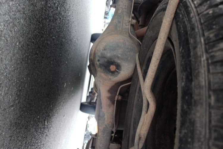 Used Wuling Zhiguang 2013 1.0L Practical Version Chassis Rear