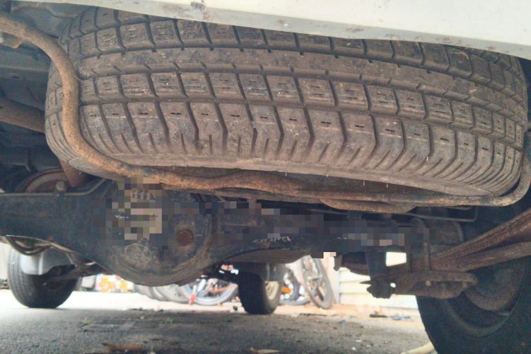 Used Wuling Zhiguang 2013 1.0L Practical Version Chassis Rear