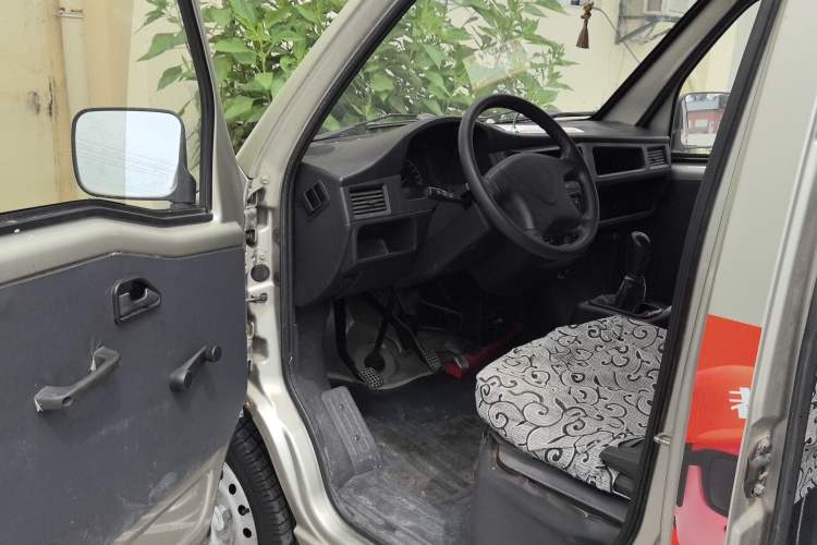 Used Wuling Zhiguang 2013 1.0L Base Version Driver Seat
