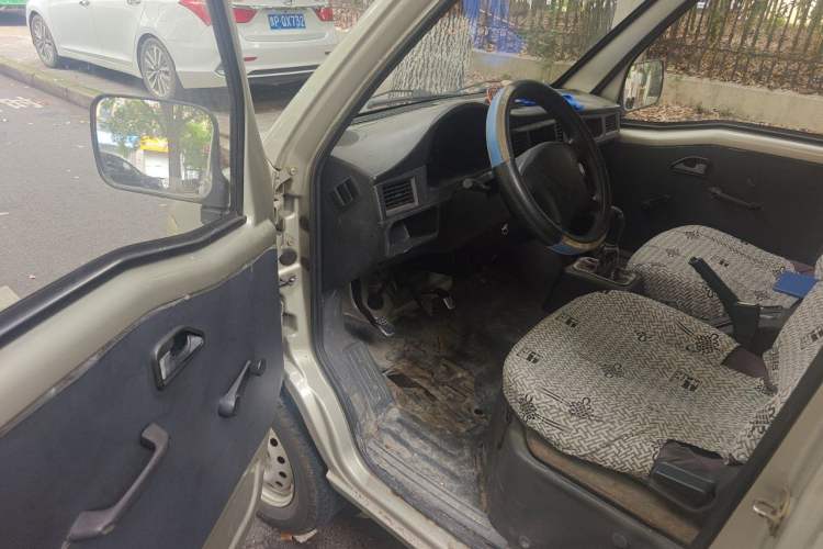 Used Wuling Zhiguang 2013 1.0L Practical Version Driver Seat