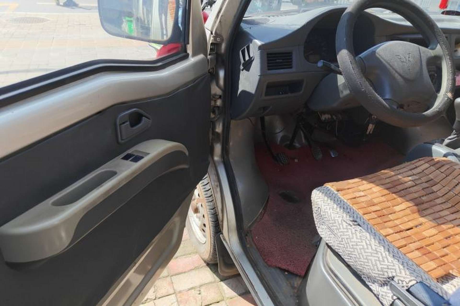 Used Wuling Zhiguang 2013 1.0L Practical Version Driver Seat