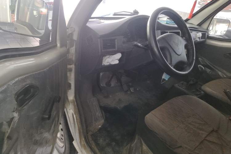 Used Wuling Zhiguang 2013 1.0L Base Version Driver Seat
