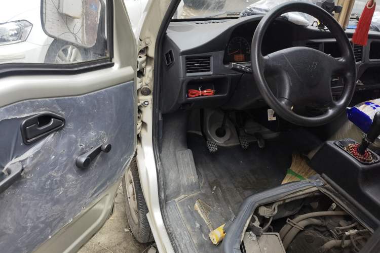 Used Wuling Zhiguang 2013 1.0L Practical Version Driver Seat