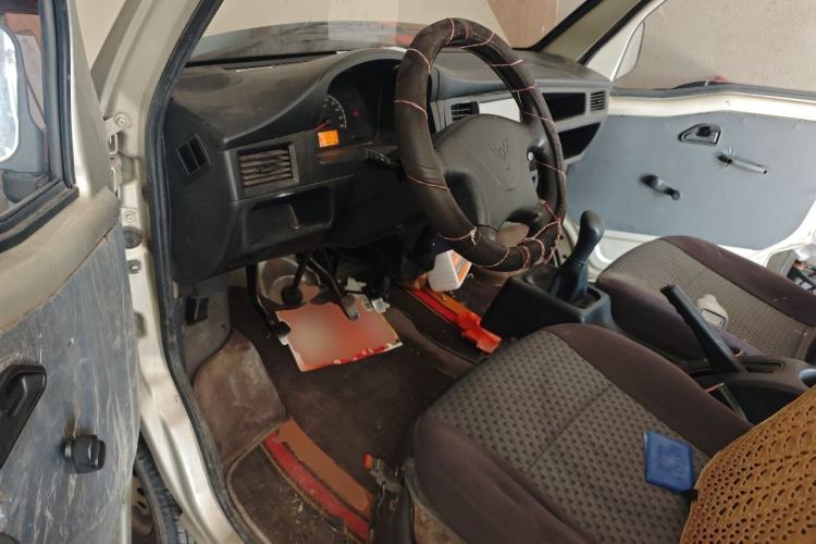 Used Wuling Zhiguang 2013 1.0L Practical Version Driver Seat