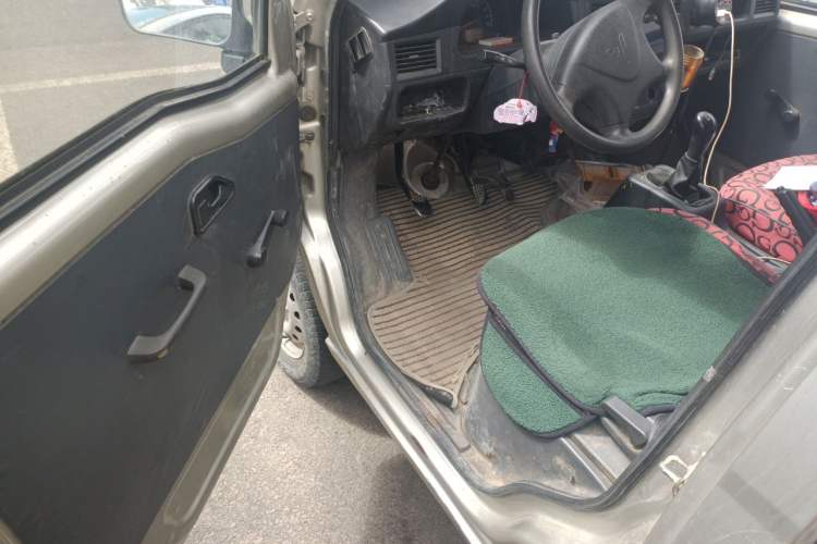 Used Wuling Zhiguang 2013 1.0L Practical Version Driver Seat