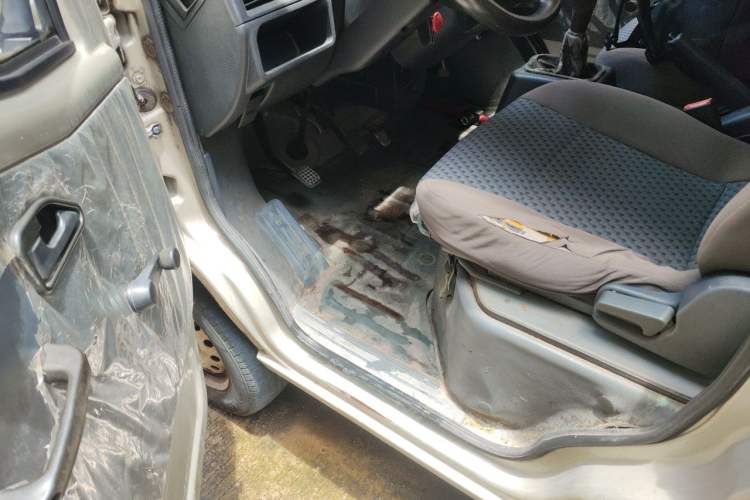 Used Wuling Zhiguang 2013 1.0L Practical Version Driver Seat