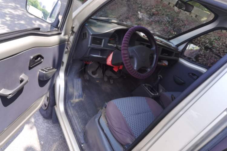 Used Wuling Zhiguang 2013 1.0L Practical Version Driver Seat