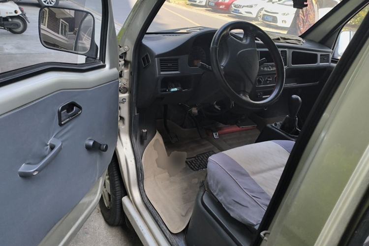 Used Wuling Zhiguang 2013 1.0L Practical Version Driver Seat