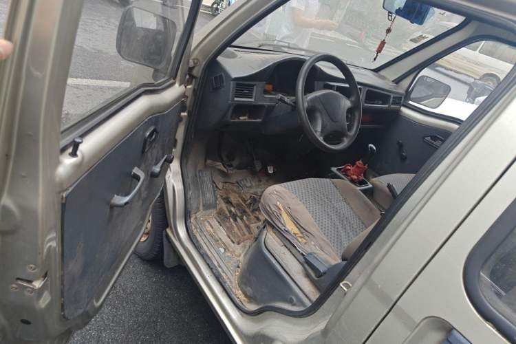 Used Wuling Zhiguang 2013 1.0L Practical Version Driver Seat