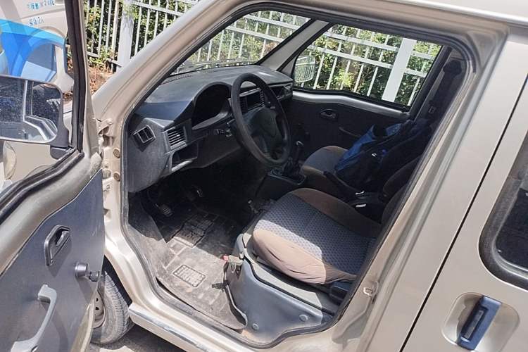 Used Wuling Zhiguang 2013 1.0L Base Version Driver Seat