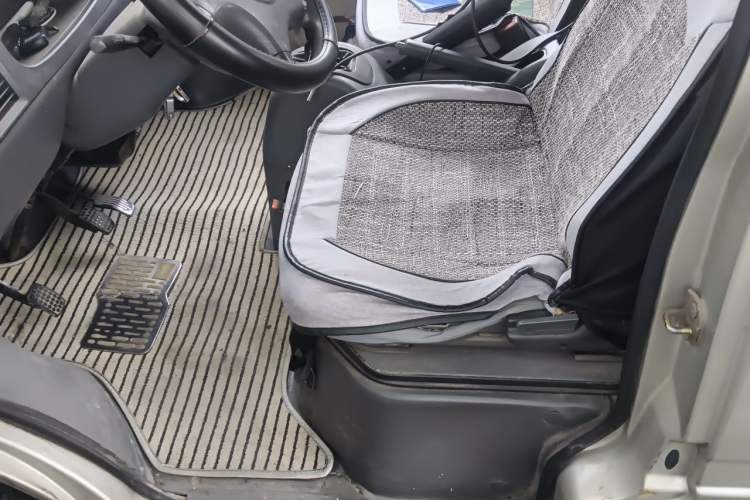Used Wuling Zhiguang 2013 1.0L Practical Version Driver Seat