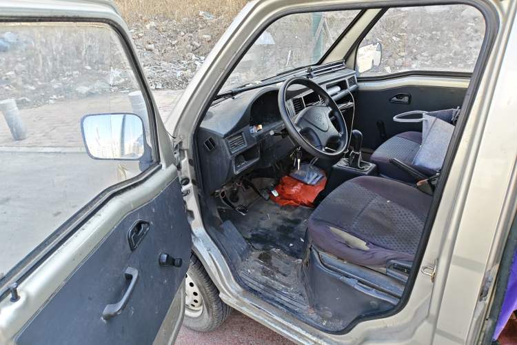 Used Wuling Zhiguang 2013 1.0L Practical Version Driver Seat
