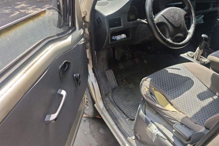 Used Wuling Zhiguang 2013 1.0L Base Version Driver Seat