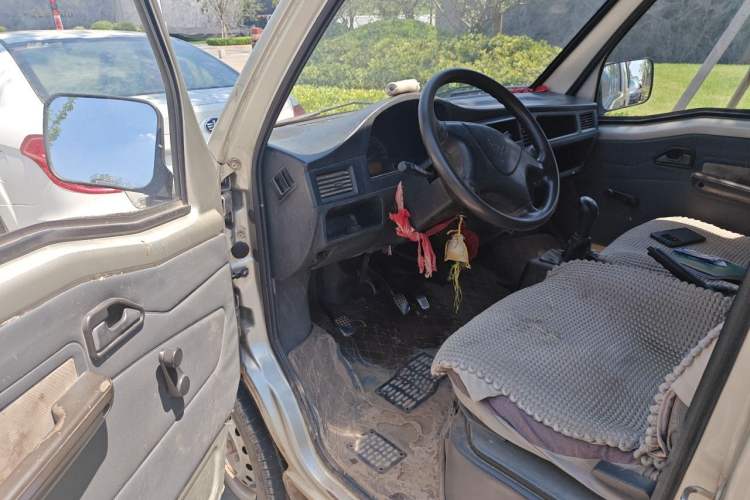 Used Wuling Zhiguang 2013 1.0L Practical Version Driver Seat