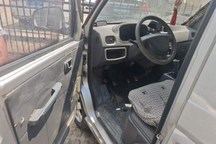 Used Wuling Zhiguang 2013 1.0L Practical Version Driver Seat