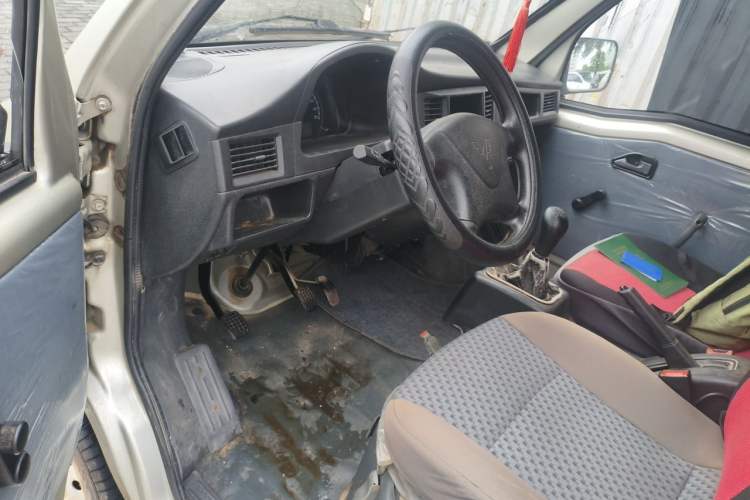 Used Wuling Zhiguang 2013 1.0L Practical Version Driver Seat