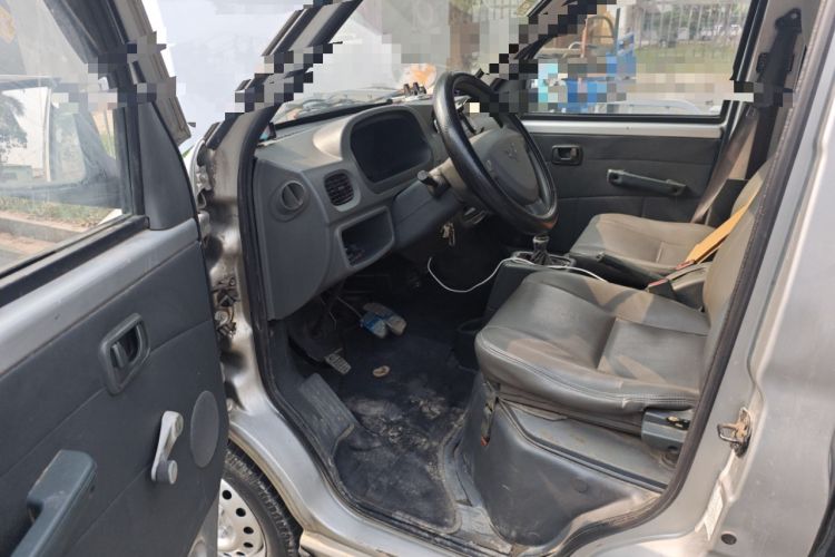 Used Wuling Zhiguang 2013 1.0L Practical Version Driver Seat