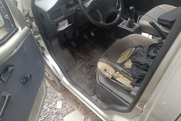 Used Wuling Zhiguang 2013 1.0L Practical Version Driver Seat