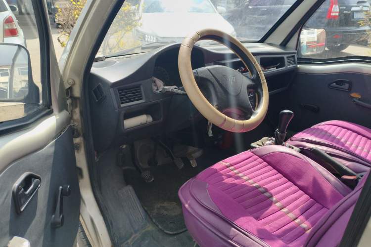 Used Wuling Zhiguang 2013 1.0L Practical Version Driver Seat