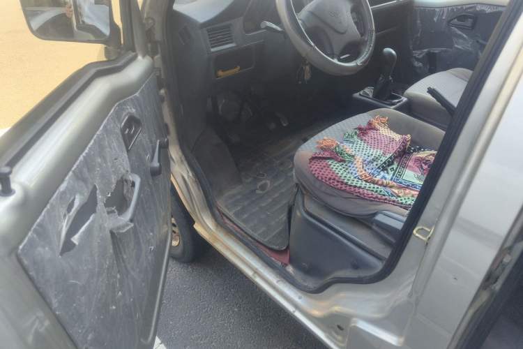 Used Wuling Zhiguang 2013 1.0L Practical Version Driver Seat