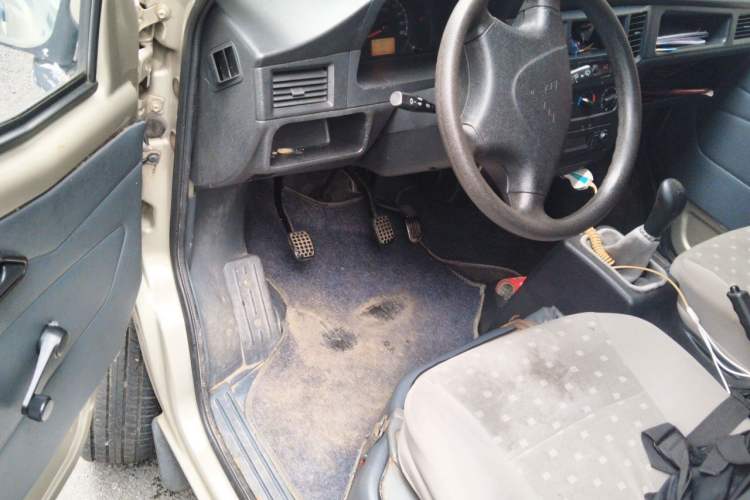 Used Wuling Zhiguang 2013 1.0L Practical Version Driver Seat