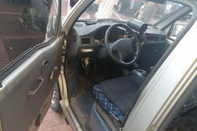 Used Wuling Zhiguang 2013 1.0L Practical Version Driver Seat
