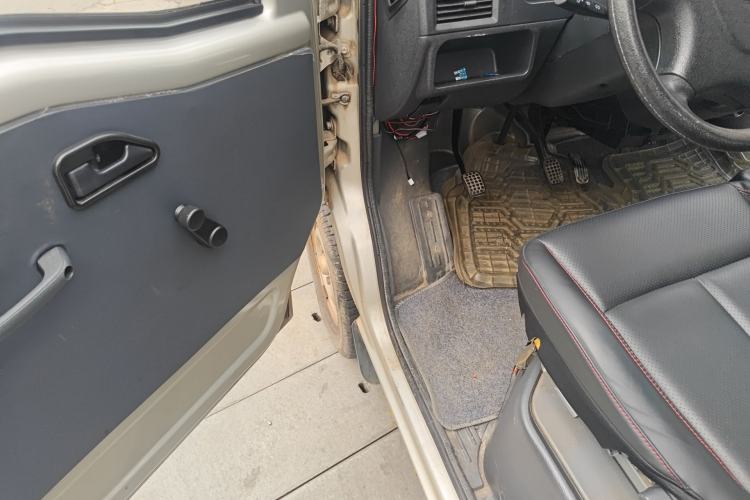 Used Wuling Zhiguang 2013 1.0L Practical Version Driver Seat