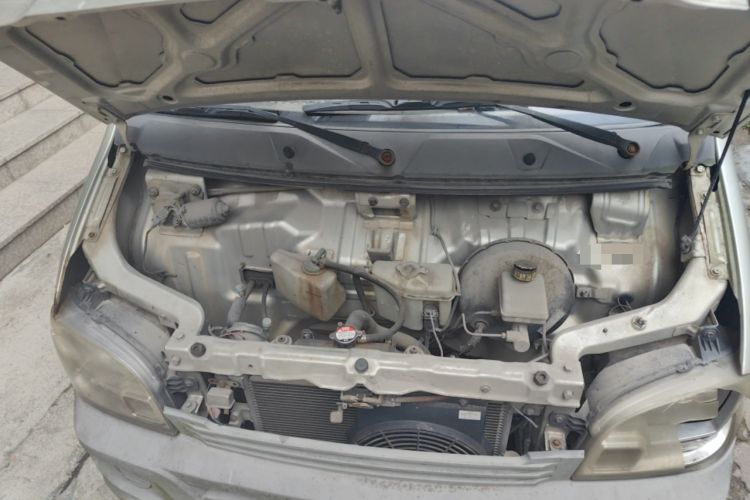 Used Wuling Zhiguang 2013 1.0L Practical Version Engine Bay