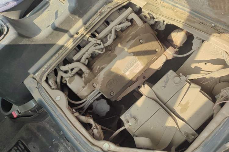 Used Wuling Zhiguang 2013 1.0L Practical Version Engine Bay