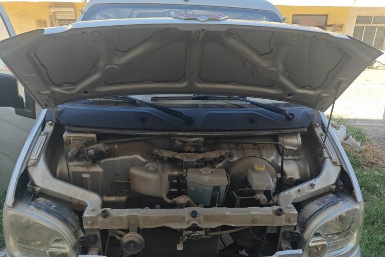 Used Wuling Zhiguang 2013 1.0L Practical Version Engine Bay