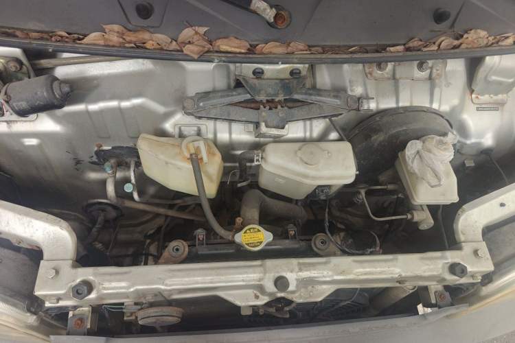 Used Wuling Zhiguang 2013 1.0L Practical Version Engine Bay