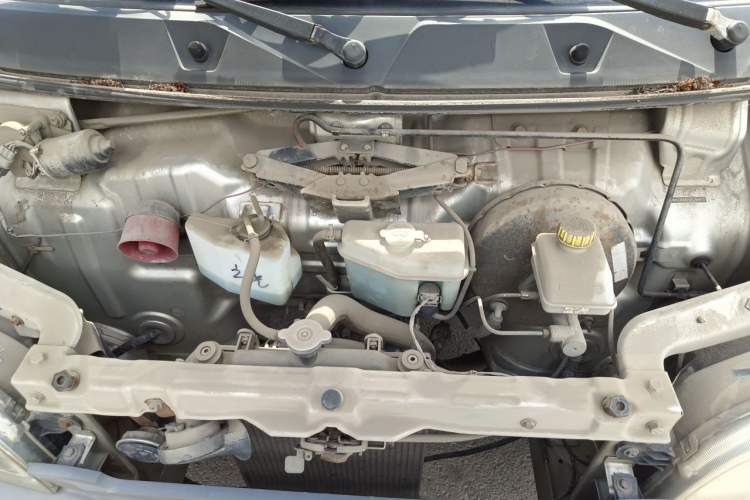 Used Wuling Zhiguang 2013 1.0L Practical Version Engine Bay