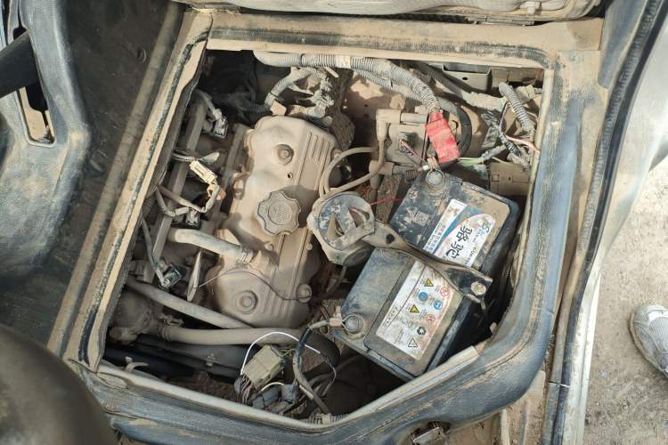 Used Wuling Zhiguang 2013 1.0L Practical Version Engine Bay