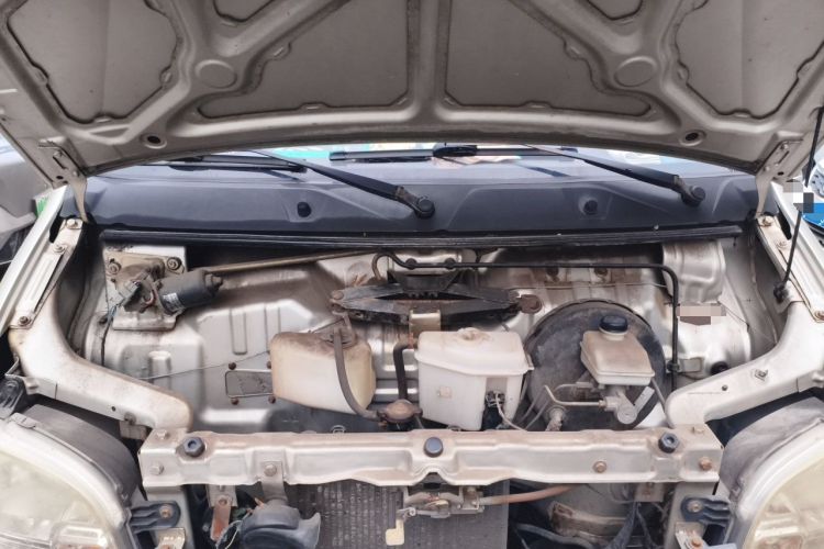Used Wuling Zhiguang 2013 1.0L Practical Version Engine Bay