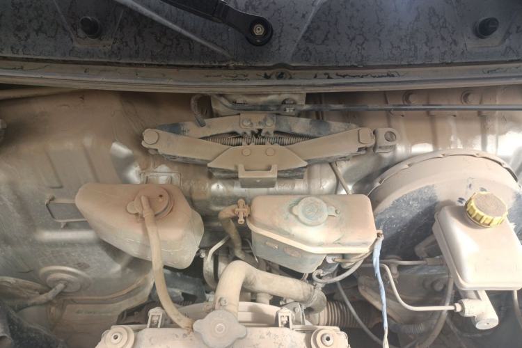Used Wuling Zhiguang 2013 1.0L Practical Version Engine Bay