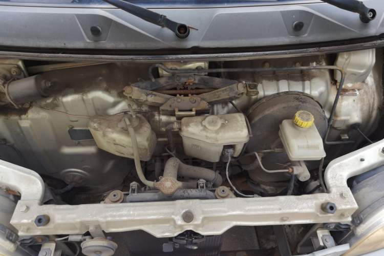 Used Wuling Zhiguang 2013 1.0L Practical Version Engine Bay