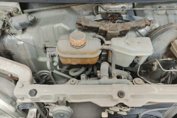 Used Wuling Zhiguang 2013 1.0L Practical Version Engine Bay