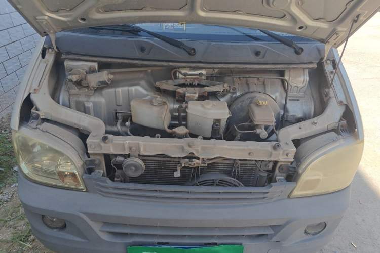 Used Wuling Zhiguang 2013 1.0L Practical Version Engine Bay