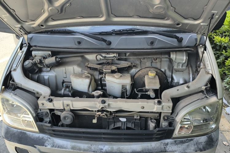 Used Wuling Zhiguang 2013 1.0L Practical Version Engine Bay