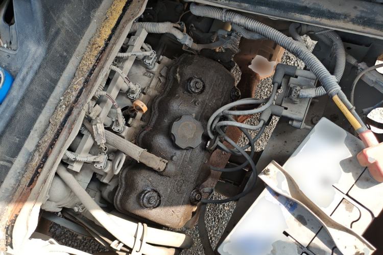 Used Wuling Zhiguang 2013 1.0L Practical Version Engine Bay