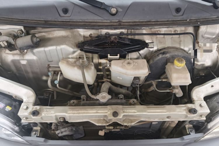 Used Wuling Zhiguang 2013 1.0L Practical Version Engine Bay
